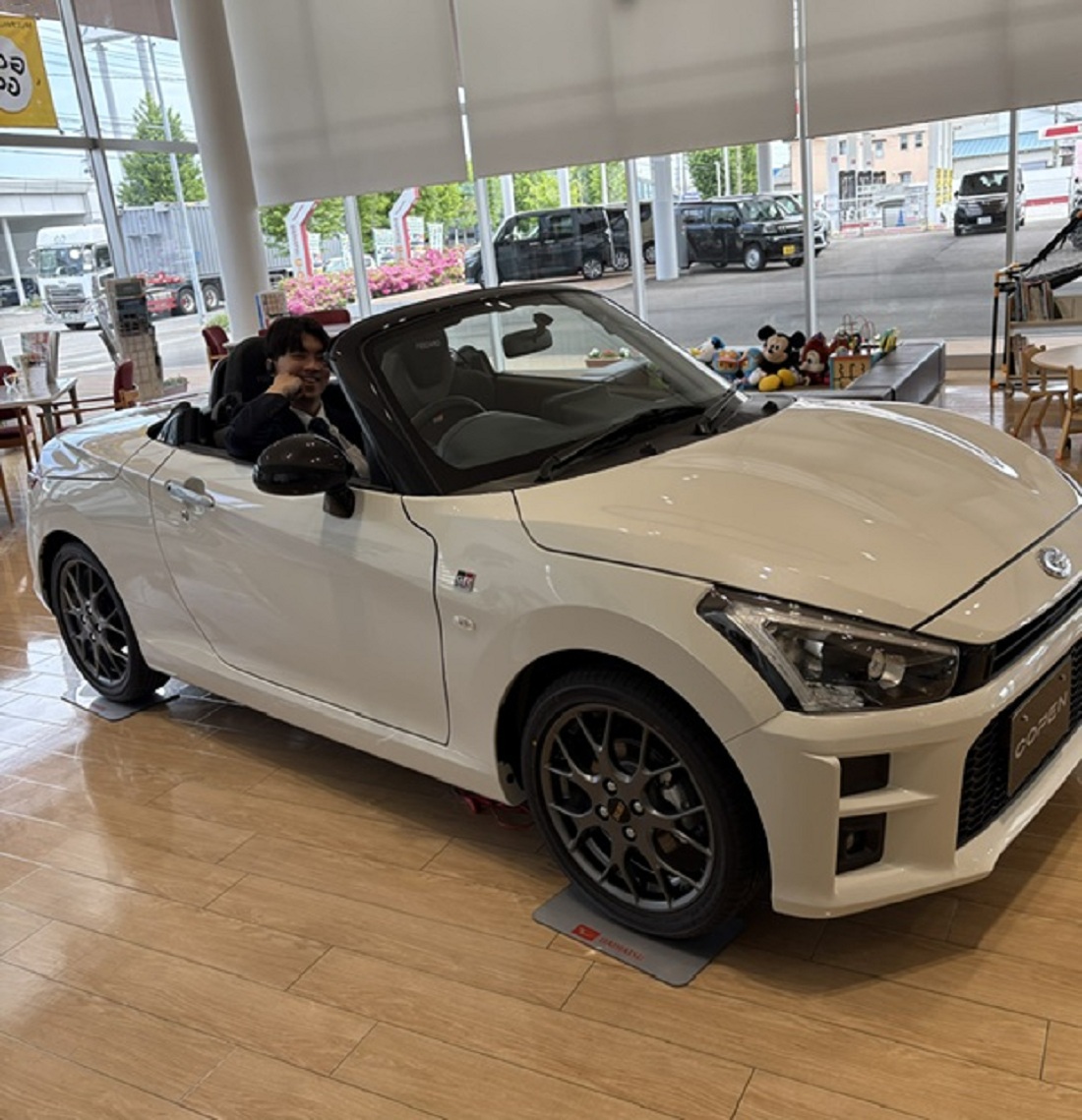 ショールーム展示車